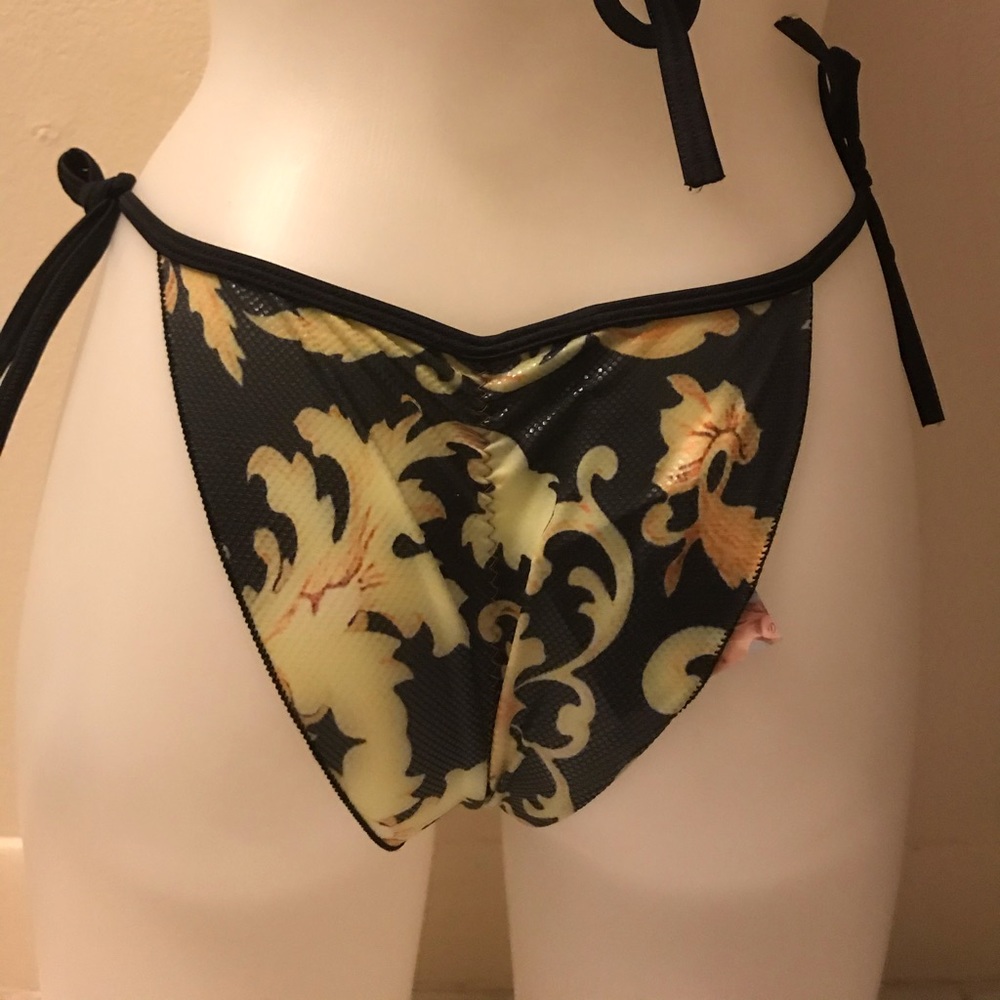 Bikini - Picture 6 of 6